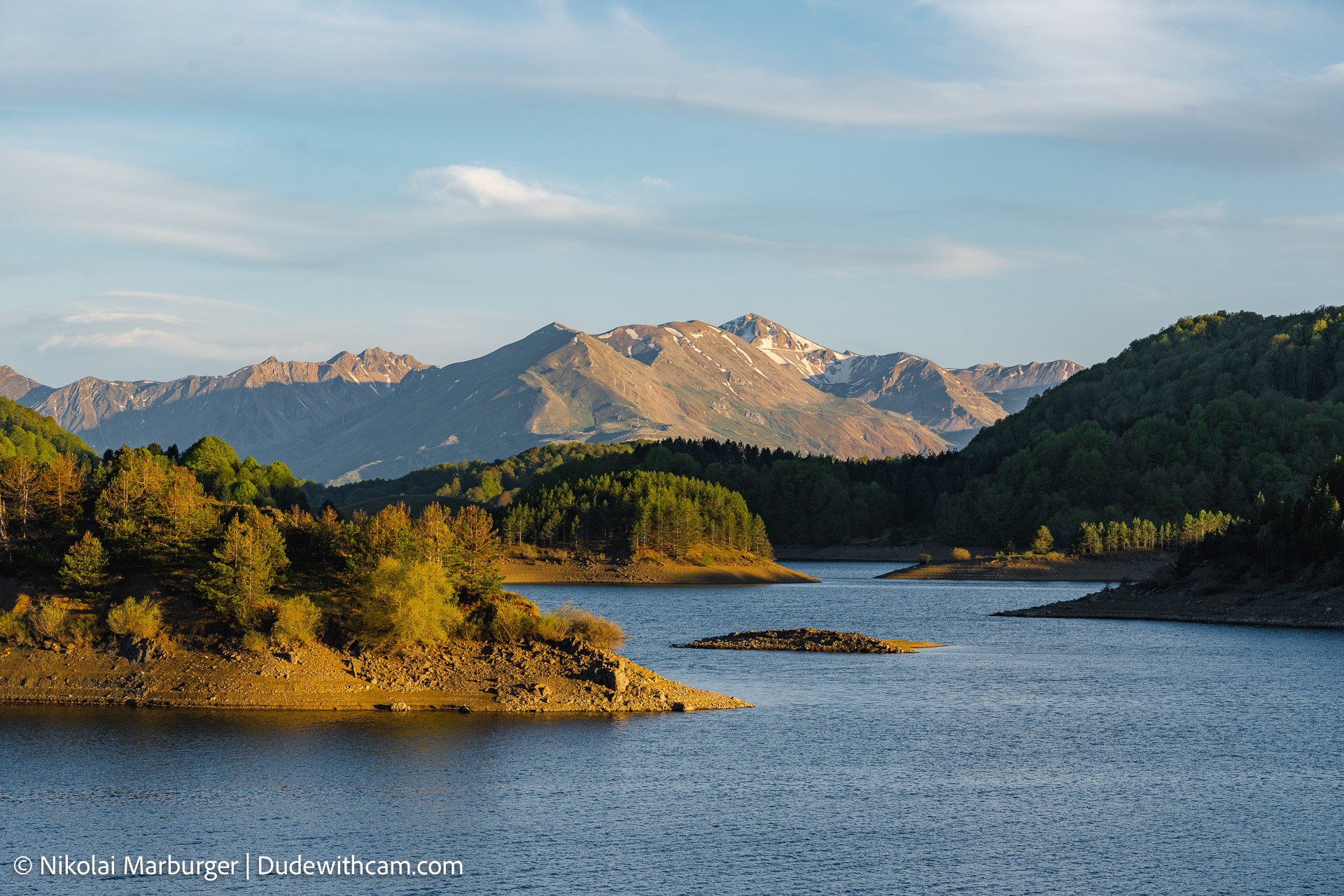 This was a beautiful campspot we found iun the Pindus mountain range. We had a stunning sunset there, making the scenery even more spectacular.